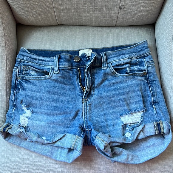 ID:23 jean shorts size 26 distressed.  Short.  Stretchy - Picture 1 of 4